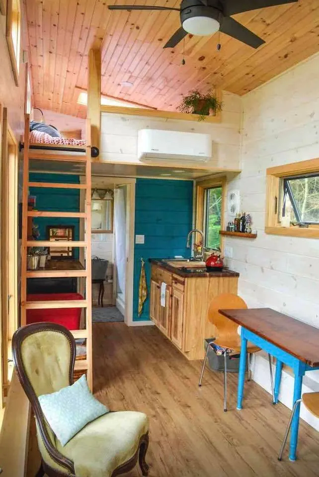 Interior detail — Chickadee